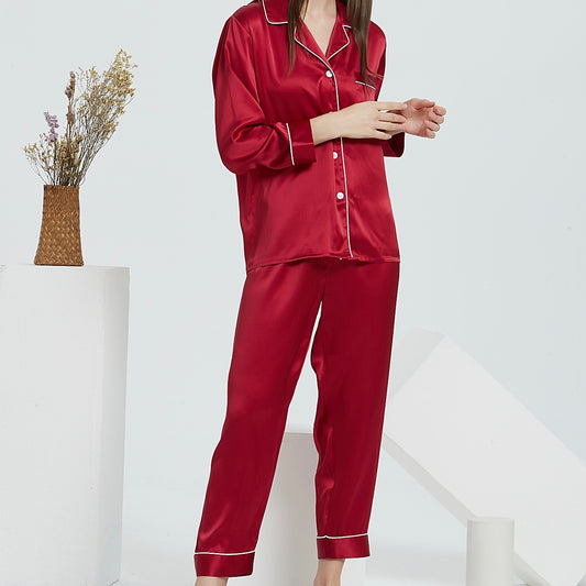 Home to the best mulberry silk products in Singapore, White Trousseau’s silk sleepwear sets are suitable for sensitive, dry, itchy skin, and will help you get some much-needed beauty sleep!